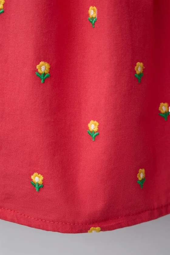 ПЛАТЬЕ С ВЫШИВКОЙ И ЦВЕТОЧНЫМИ ДЕТАЛЯМИ — CASA LAWA X ZARA KIDS