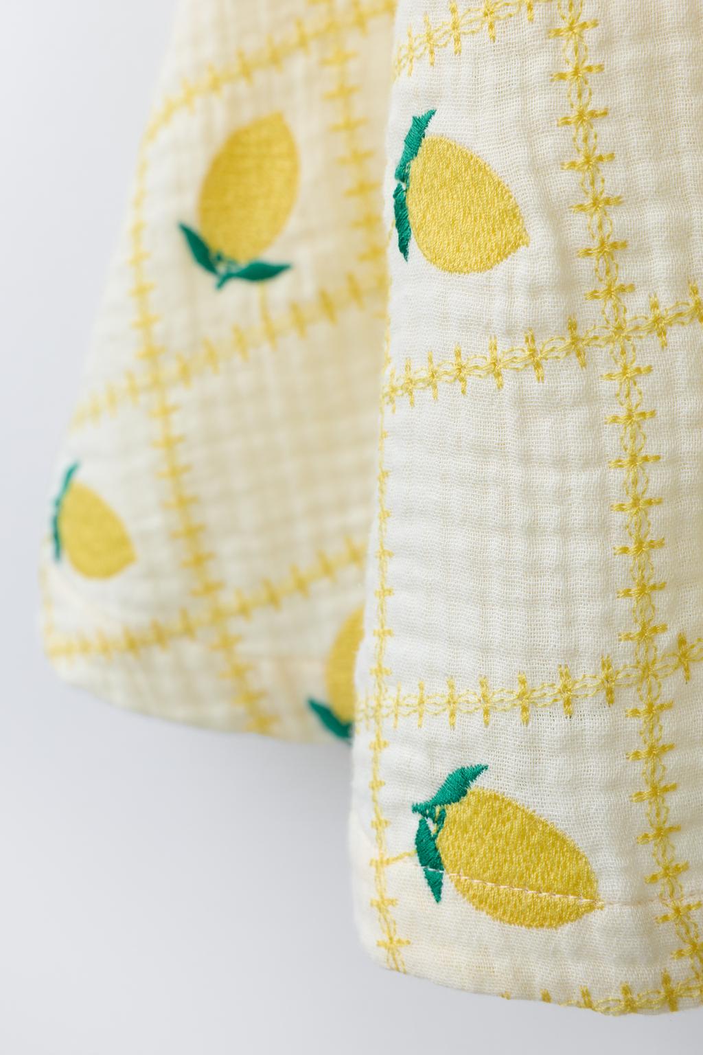 ПЛАТЬЕ С ВЫШИВКОЙ В ВИДЕ ЛИМОНОВ — CASA LAWA X ZARA KIDS