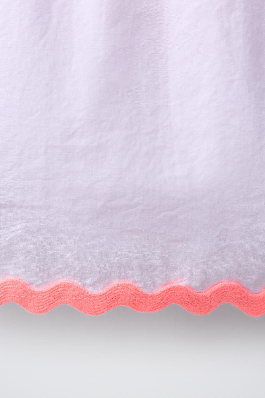 ТОП ИЗ ПОПЛИНА С ВОЛНИСТЫМ КОНТРАСТНЫМ КРАЕМ CASA LAWA X ZARA KIDS