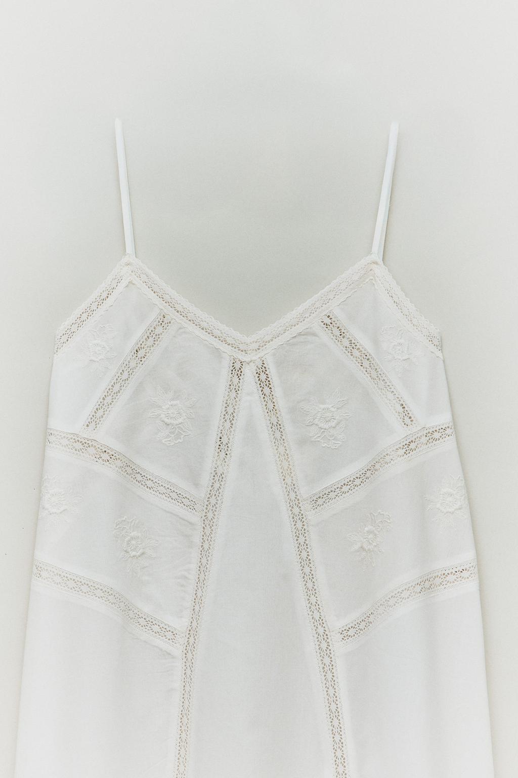 Ночная сорочка с вышивкой