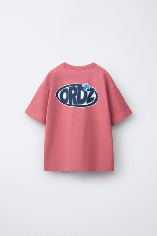 Футболка с логотипом