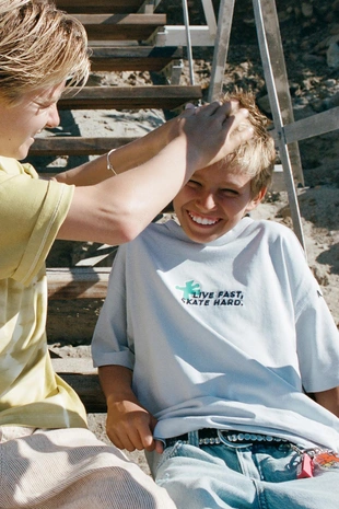 Футболка с логотипом