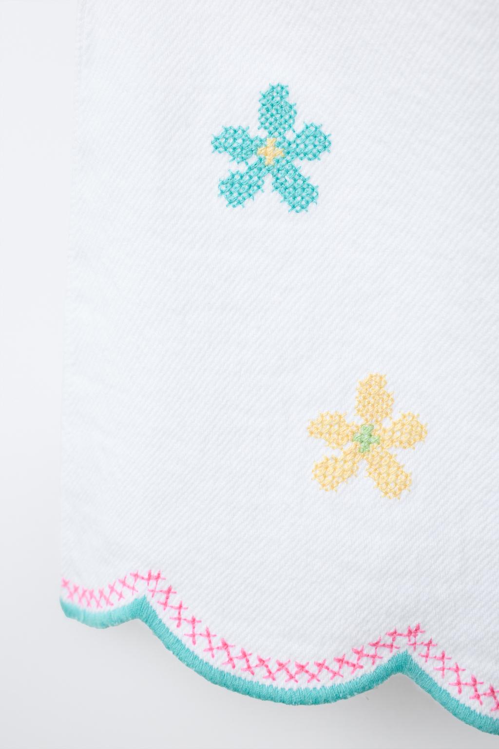 ТОП ИЗ САРЖИ С ВЫШИВКОЙ КРЕСТИКОМ