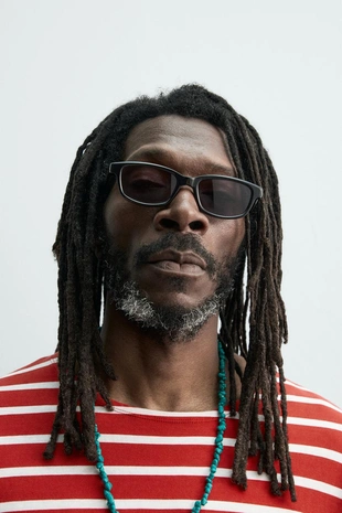 Футболка жаккард в полоску Zara «Aaron Levine»- Заказать в России