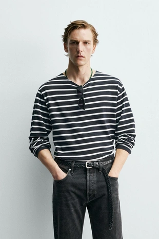 Футболка жаккард в полоску Zara «Aaron Levine»- Заказать в России