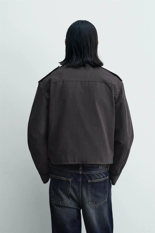 Укороченная куртка с контрастными застежками- Заказать в России