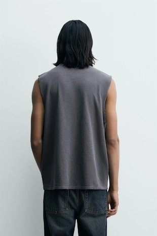 Топ без рукавов с принтом и эффектом потертости- Заказать в России