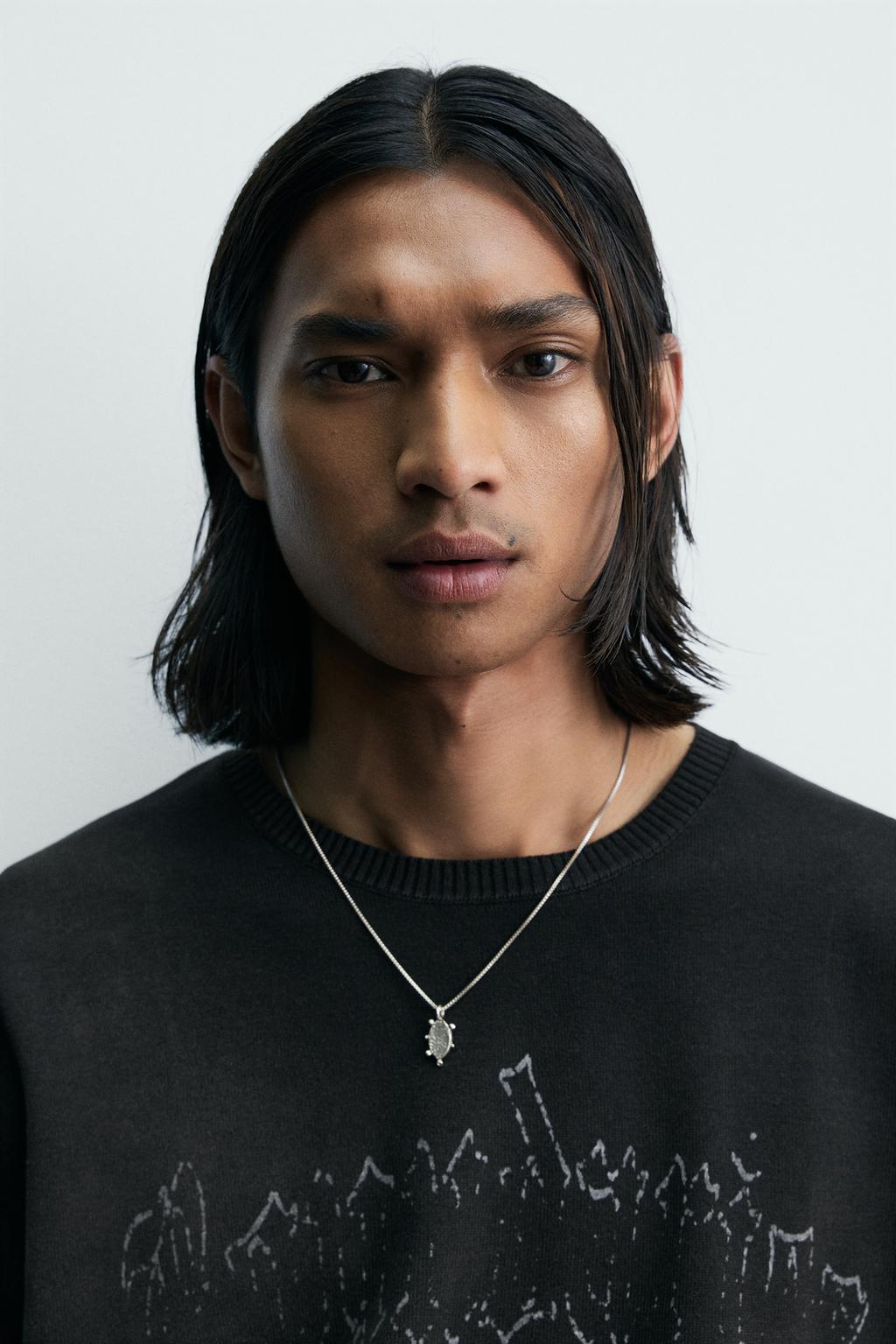 ФУТБОЛКА С ПРИНТОМ И ЭФФЕКТОМ ПОТЕРТОСТИ