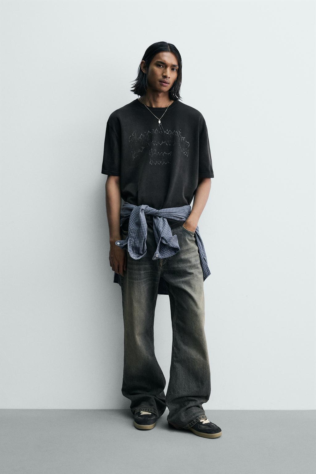 ФУТБОЛКА С ПРИНТОМ И ЭФФЕКТОМ ПОТЕРТОСТИ