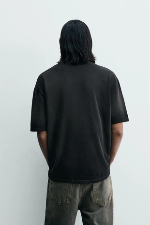 Футболка с принтом и эффектом потертости- Заказать в России