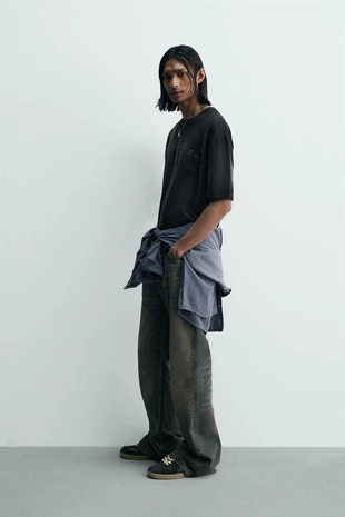 Футболка с принтом и эффектом потертости- Заказать в России