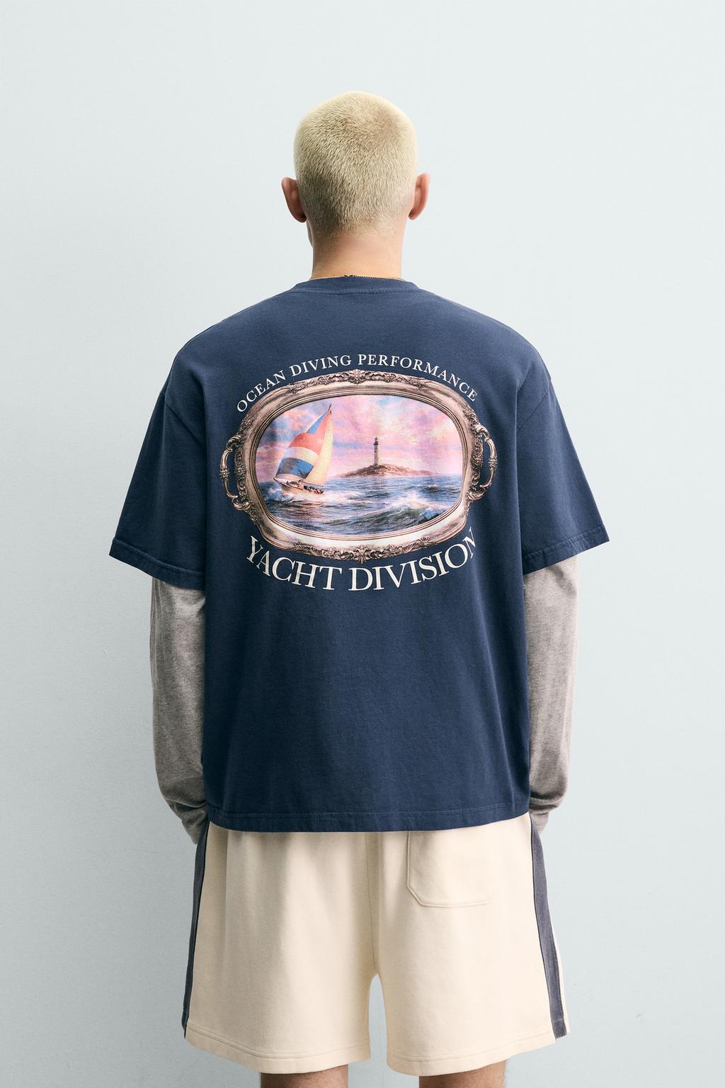 ФУТБОЛКА С КОНТРАСТНЫМ МОРСКИМ ПРИНТОМ