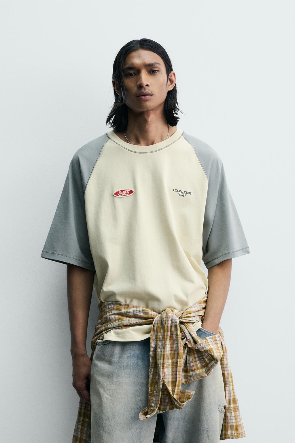 ФУТБОЛКА КОЛОР-БЛОК С КОНТРАСТНОЙ НАШИВКОЙ