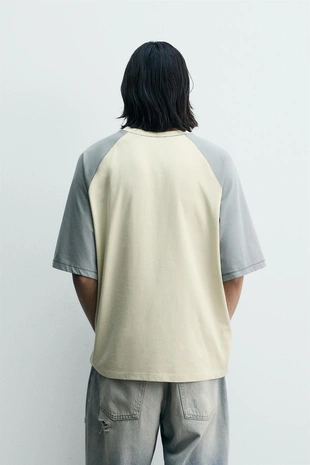 Футболка колор-блок с контрастной нашивкой- Заказать в России