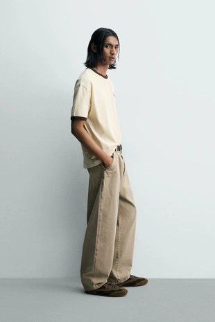 Футболка в рубчик с контрастными надписями- Заказать в России