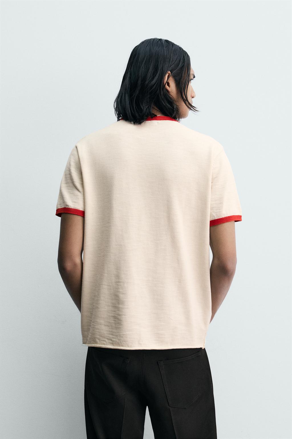 ФУТБОЛКА С КОНТРАСТНЫМ ТЕКСТОВЫМ ПРИНТОМ