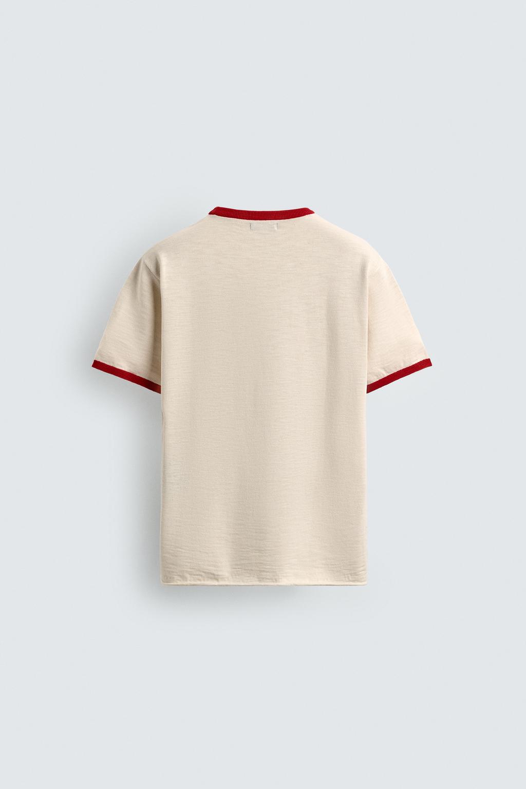 ФУТБОЛКА С КОНТРАСТНЫМ ТЕКСТОВЫМ ПРИНТОМ