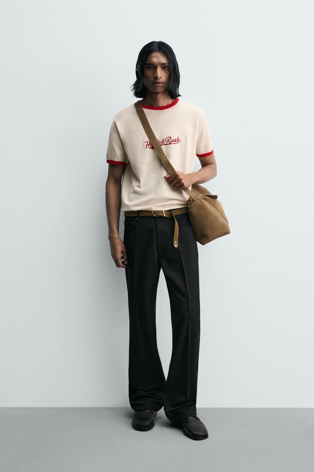 ФУТБОЛКА С КОНТРАСТНЫМ ТЕКСТОВЫМ ПРИНТОМ