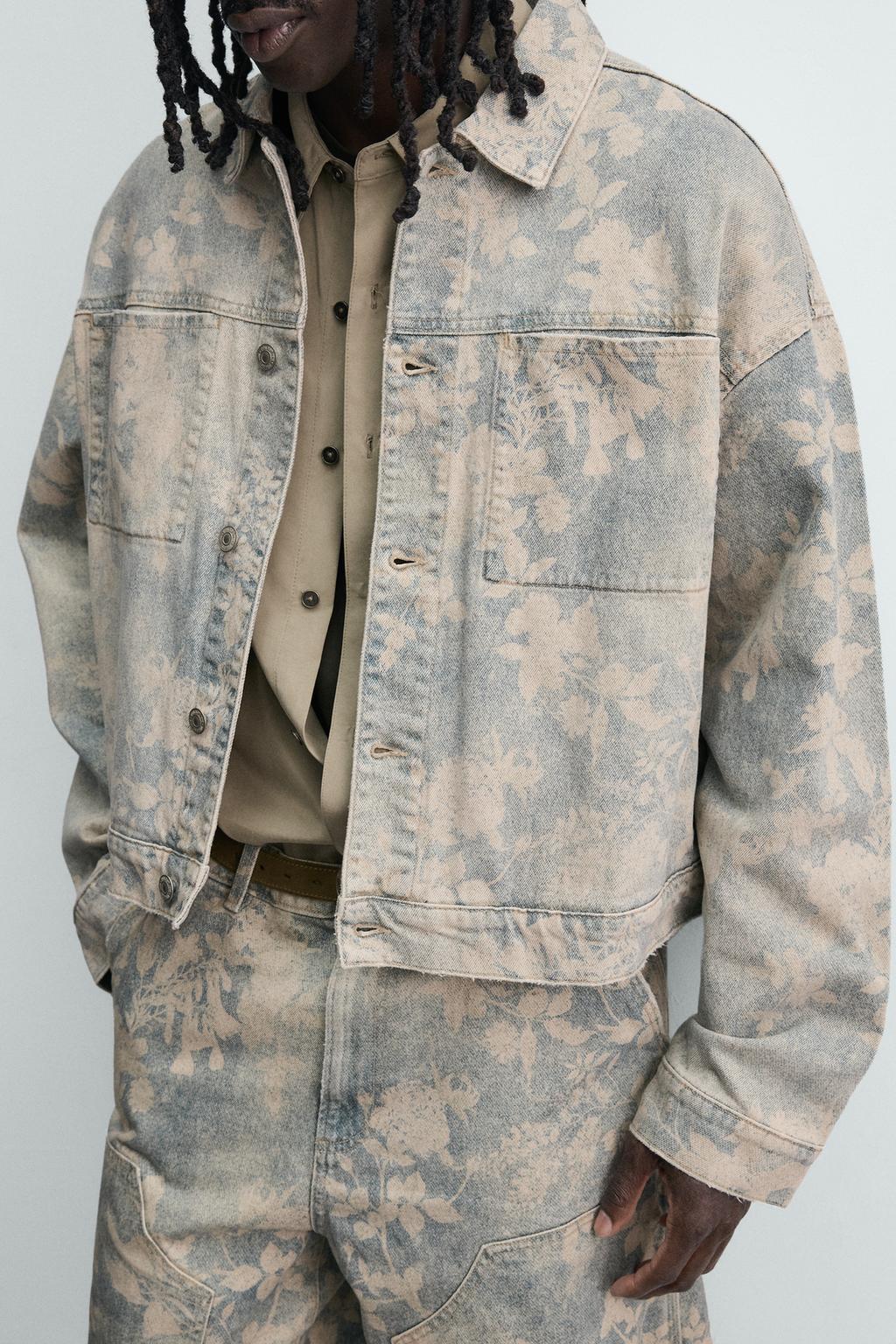 УКОРОЧЕННАЯ ДЖИНСОВАЯ КУРТКА С ЦВЕТОЧНЫМ ПРИНТОМ