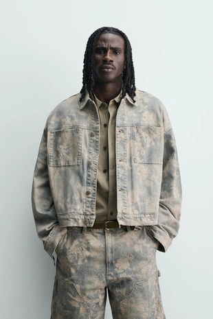 Укороченная джинсовая куртка с цветочным принтом- Заказать в России