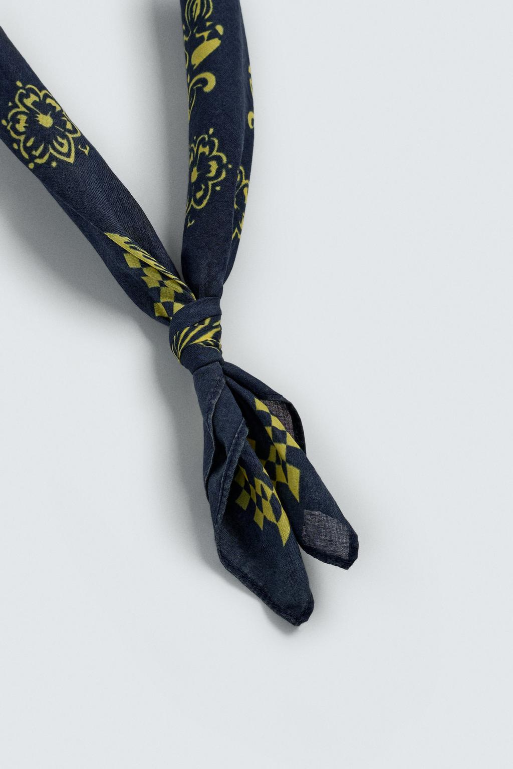 БАНДАНА С ГЕОМЕТРИЧЕСКИМ ПРИНТОМ