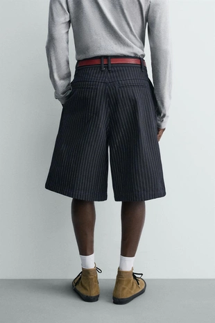 Шорты с защипами и полоской в стиле «меловая полоска»- Заказать в России