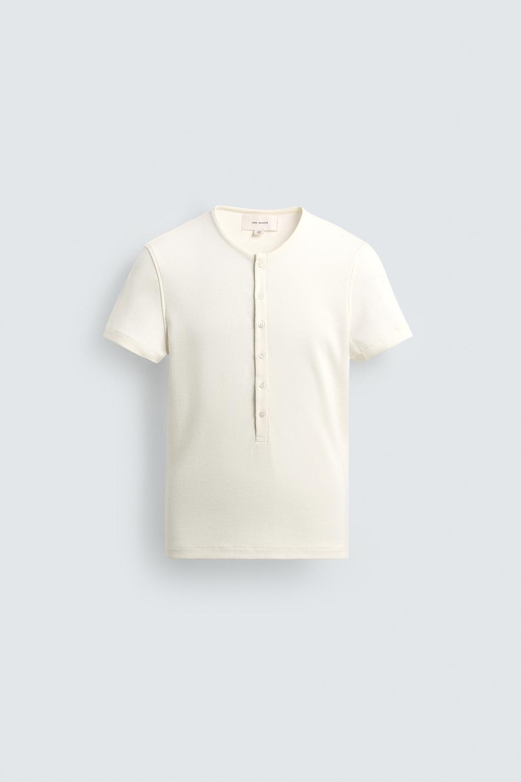 ФУТБОЛКА В РУБЧИК С ВОРОТНИКОМ НА ПУГОВИЦАХ