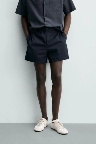 Укороченные шорты из высокотехнологичной ткани