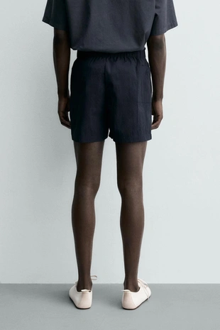 Укороченные шорты из высокотехнологичной ткани