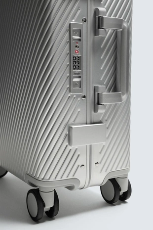 Чемодан для путешествий- Заказать в России