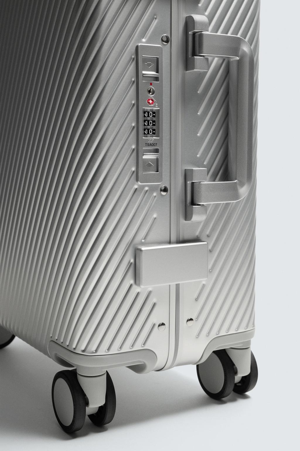 ЧЕМОДАН ДЛЯ ПУТЕШЕСТВИЙ