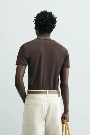 Футболка слим фит с круглым вырезом- Заказать в России