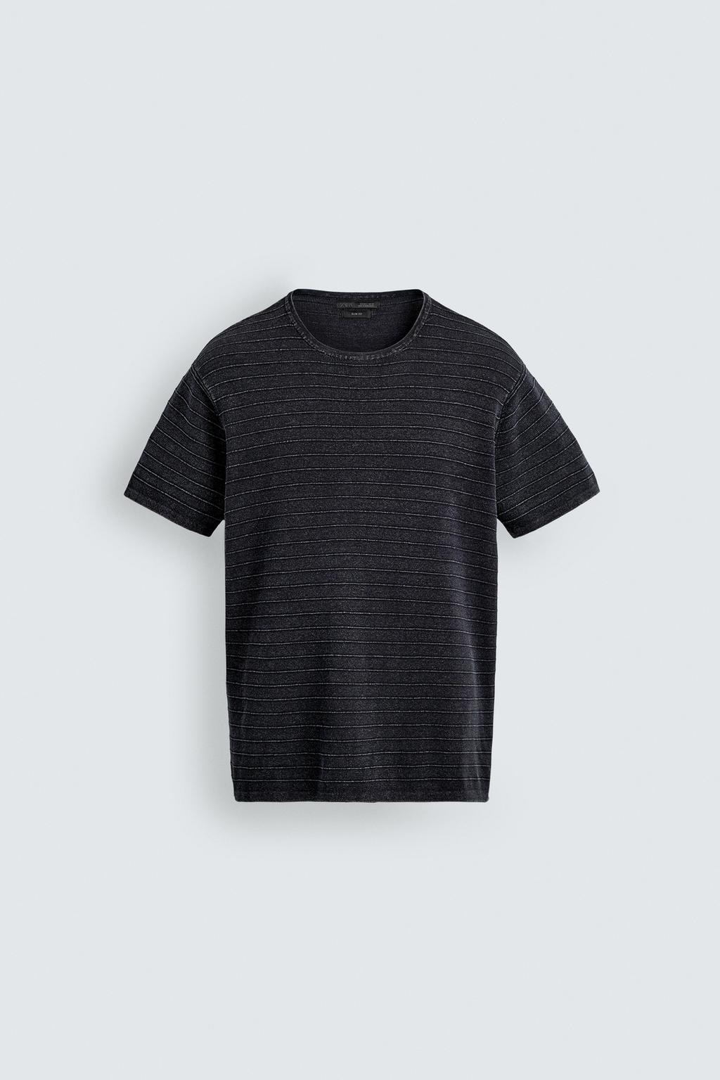 ФУТБОЛКА ИЗ РЕЛЬЕФНОЙ ТКАНИ С ЭФФЕКТОМ ПОТЕРТОСТИ