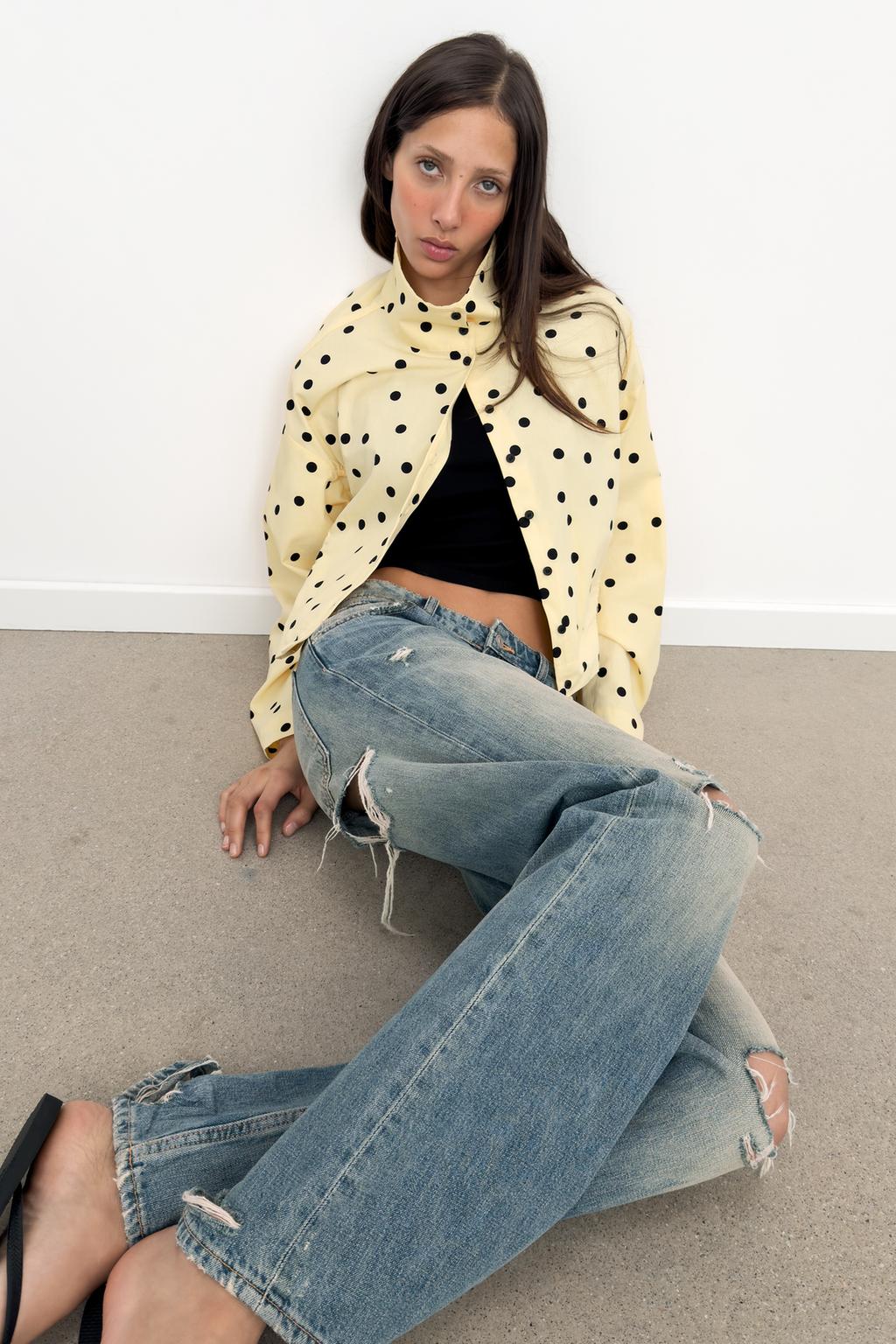 КУРТКА В ГОРОШЕК СО СБОРКАМИ