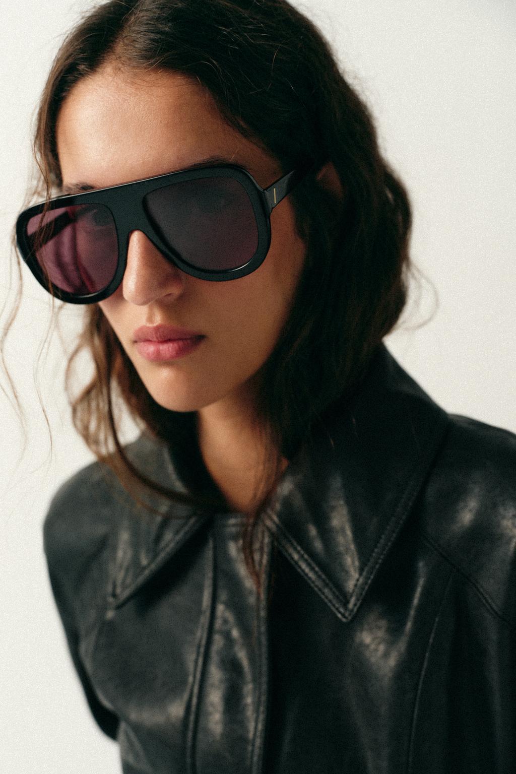 КУРТКА ИЗ ИСКУССТВЕННОЙ КОЖИ С ПОЯСОМ