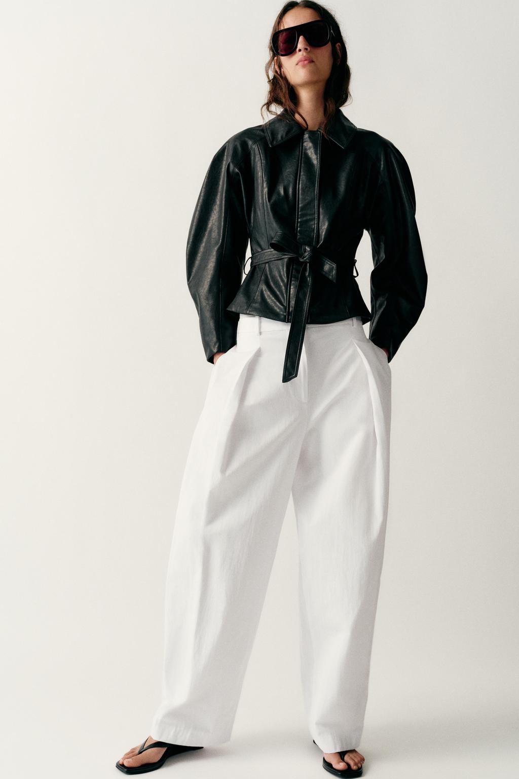 КУРТКА ИЗ ИСКУССТВЕННОЙ КОЖИ С ПОЯСОМ