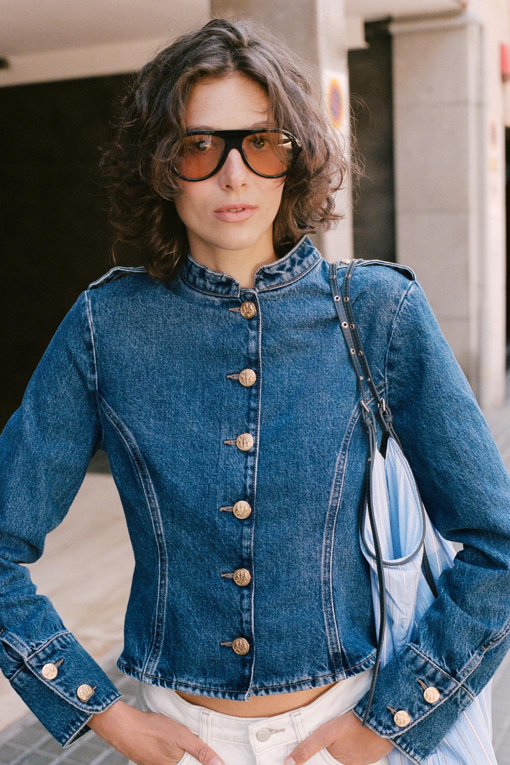 ДЖИНСОВАЯ КУРТКА Z1975 С ЗОЛОТЫМИ ПУГОВИЦАМИ