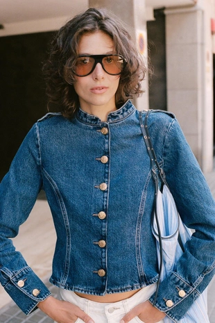 Джинсовая куртка Z1975 с золотыми пуговицами- Заказать в России