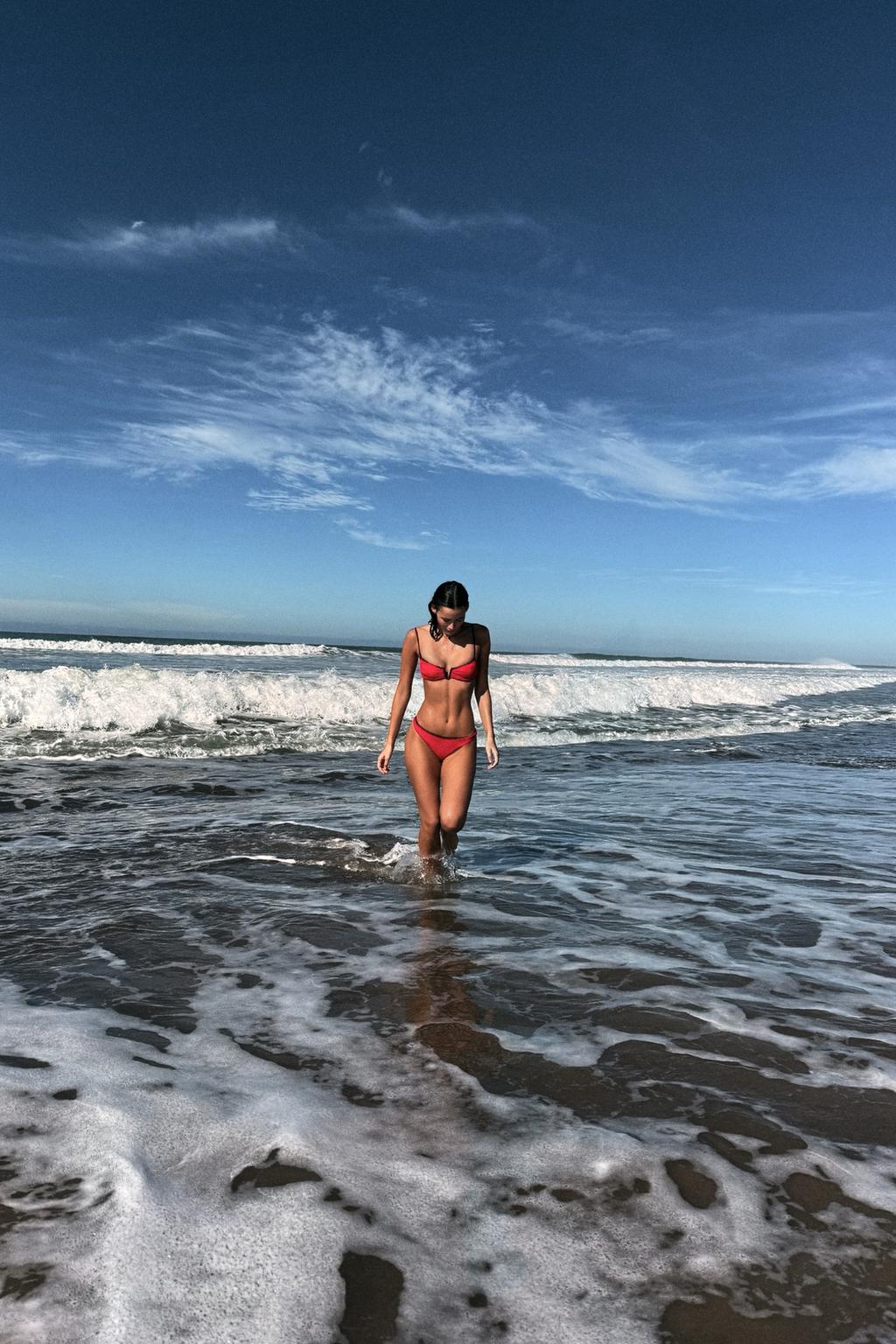 ВЕРХ КУПАЛЬНИКА-БИКИНИ ИЗ КОНТРАСТНОЙ ТКАНИ