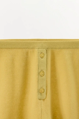 Трикотажные шорты с пуговицами- Заказать в России