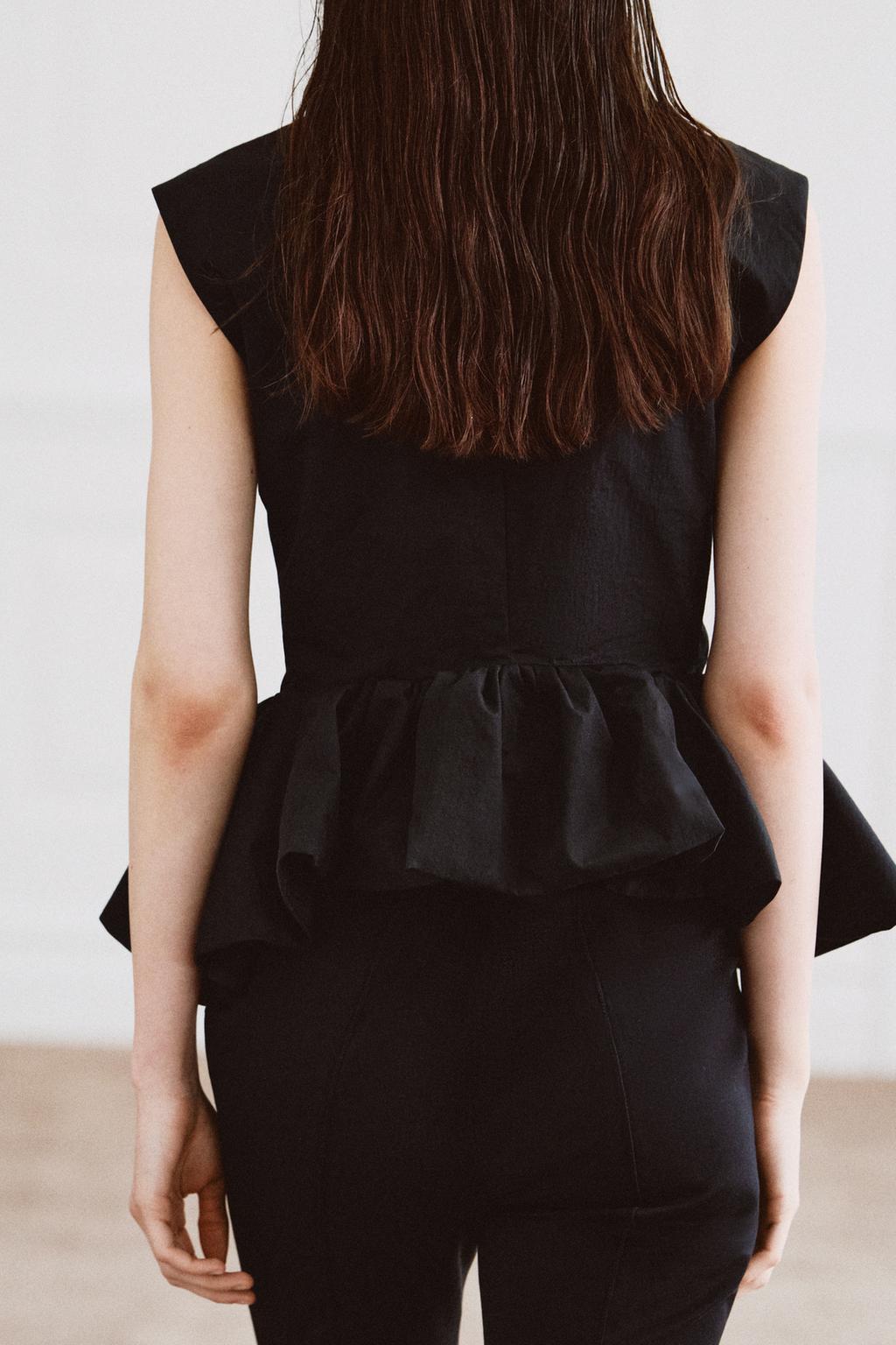 ТОП С БАСКОЙ БЕЗ РУКАВОВ — ZW COLLECTION