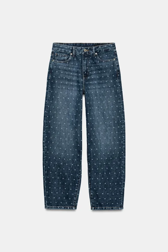 ЗАУЖЕННЫЕ ДЖИНСЫ СО СРЕДНЕЙ ПОСАДКОЙ И ПРИНТОМ В ГОРОШЕК — коллекция Zara «ZW»