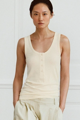 Футболка с пуговицами из льна- Заказать в России