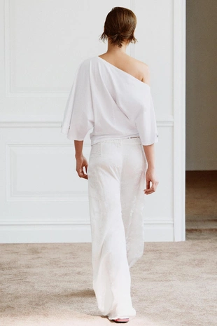 Майка с вырезом «лодочка» и пуговицами- Заказать в России