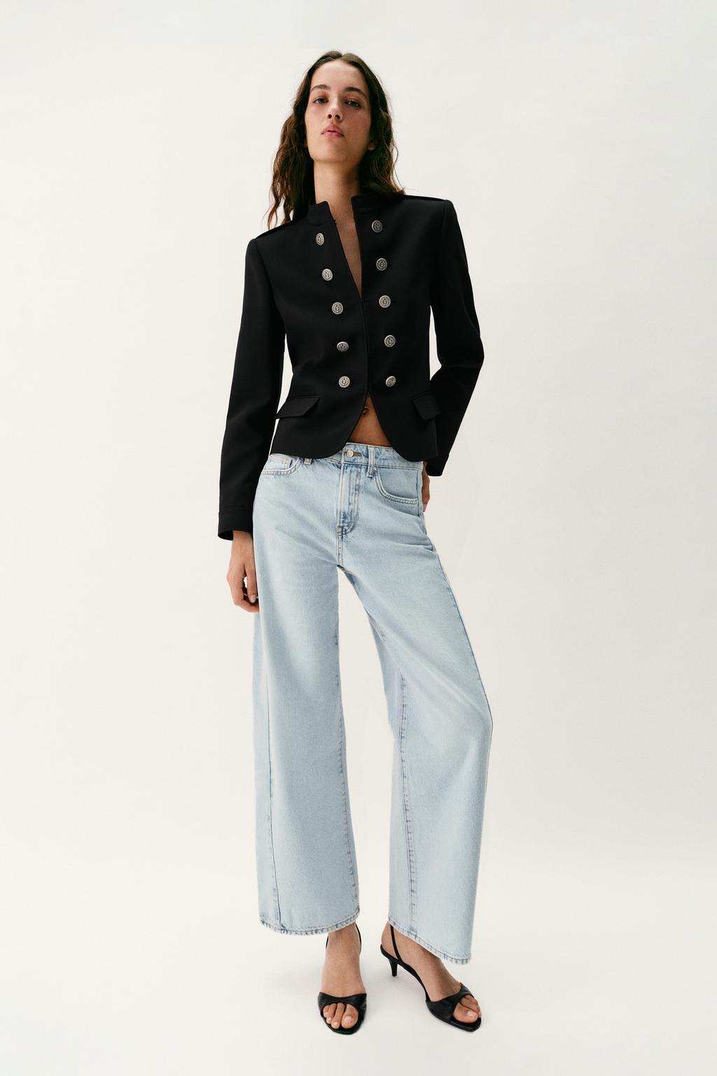 ПРИТАЛЕННЫЙ ЖАКЕТ С ПУГОВИЦАМИ И ПОДПЛЕЧНИКАМИ