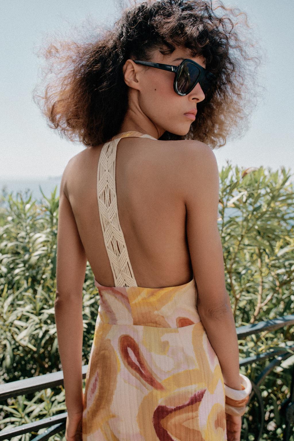 ПЛАТЬЕ МИДИ С ПРИНТОМ И КОМБИНИРОВАННОЙ СПИНОЙ