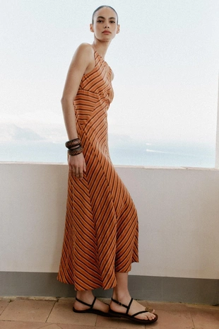 Платье миди с открытой спиной в полоску- Заказать в России