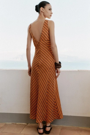 Платье миди с открытой спиной в полоску- Заказать в России