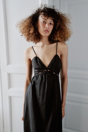 Платье миди с вышивкой- Заказать в России