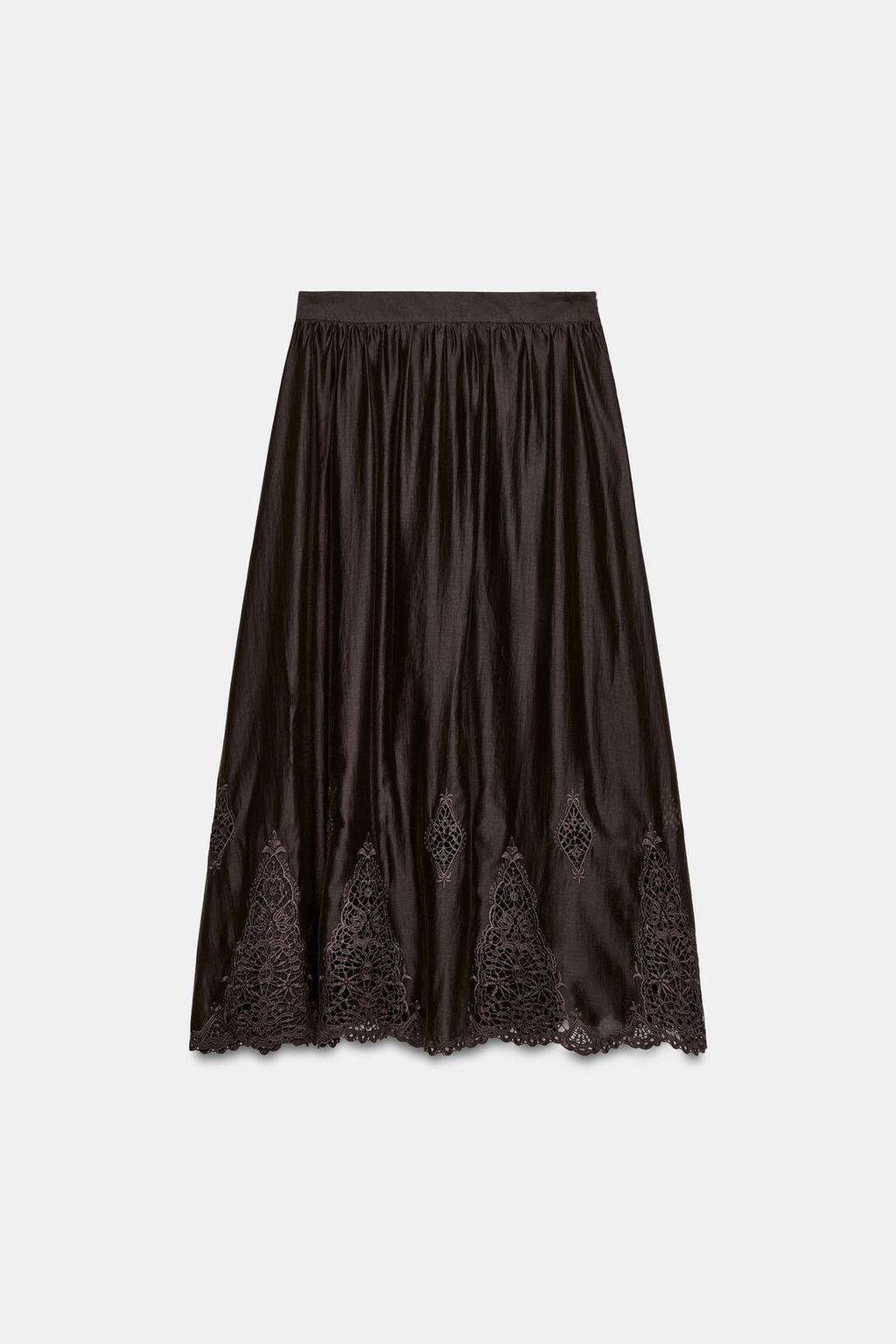 ОБЪЕМНАЯ ЮБКА МИДИ С ВЫШИВКОЙ